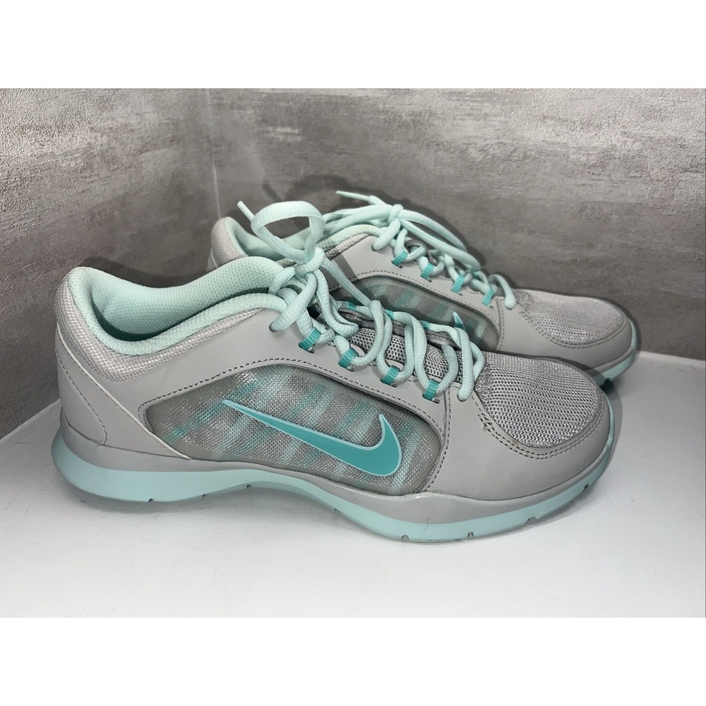 Nike White Mesh Turquoise Cross Training Sneaker Sz. 8.5 MINT!